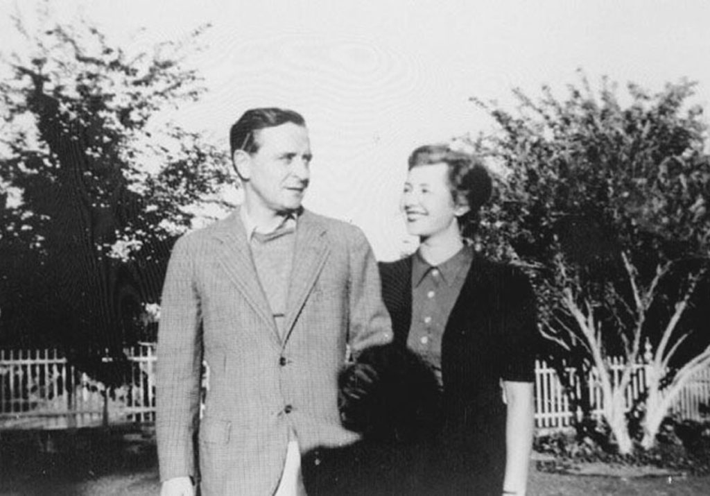 This image has an empty alt attribute; its file name is 19380000-Scott_Fitzgerald_and_Sheilah_Graham-1260x880-1-1024x715.jpg